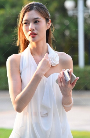 2568-17-61√洁白嫩腿酒店拖鞋小姐姐