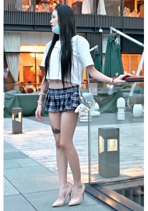 超短裙美眉5.38 GB-【6分06秒】