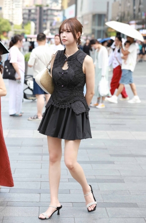 蕾丝镂空连衣裙 10P