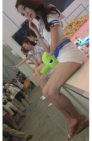 漂亮的网红脸美女