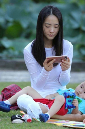 白裤美女辣妈第二辑