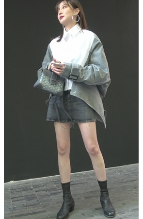 白嫩美腿美女.这衣服是倒着穿的吗[1.73G/MP4]