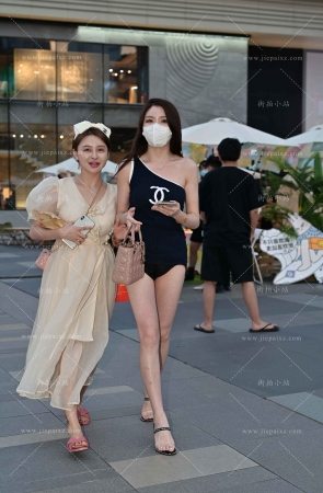 街拍大长腿热牛美腿 [19P]