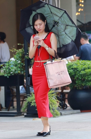 T内开叉裙 性感少妇