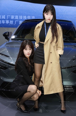 黑丝的汽车销售主播 [21P]