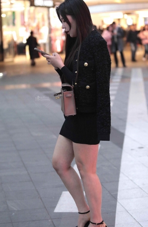 玉足街拍高跟shaofu