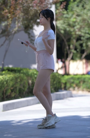 一始街拍作品 一语呢喃