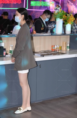 211121-59=22√丝袜小妹，这腿型，我爱了～ 5P