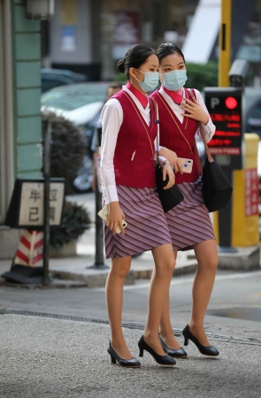 【街拍心灵】空姐肉丝街拍美腿高跟制服上班去