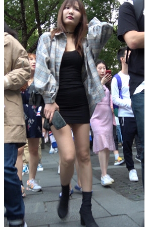 漂亮的短发美女