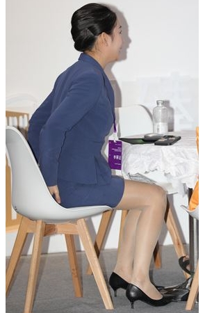 肉丝制服美女(48P)