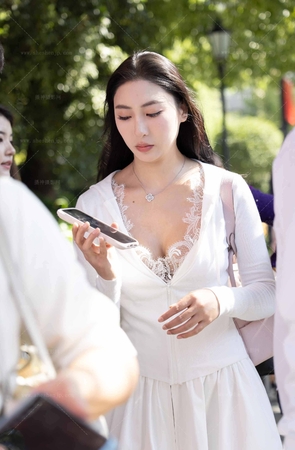 LB306-37P上海时装周-丰满大奶蕾丝内衣少妇