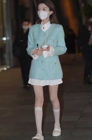 白净气质美女(41P)