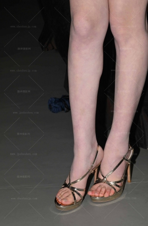 26327-24-70√抖音：孙悟空空-许甜雨-美腿美足 9P