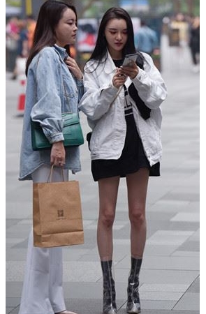 苗条的的长腿美女(107P)