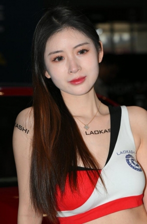 红色套装裙 [62P-1.19GB]