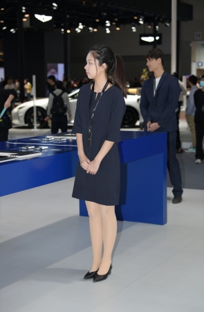 231119-11=93√喜欢哪个女同事呢？