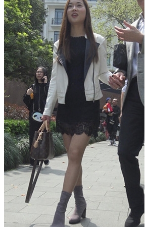 漂亮的气质美女[686M/MP4]