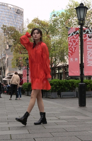 美丽气质红裙美女