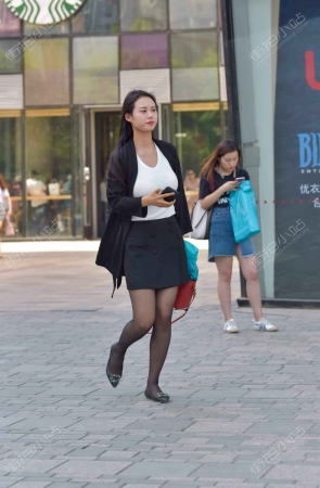 黑丝妹子