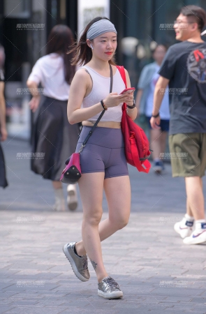 超紧短裤运动系美女
