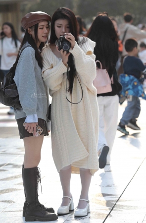 漂亮街拍少妇