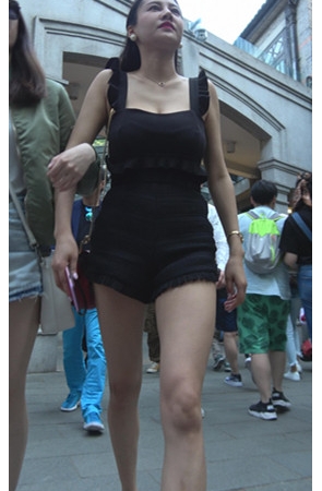 漂亮的黑色气质美女