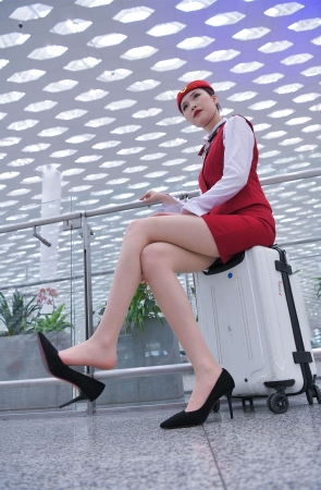 摄神街拍作品 二表姐空姐，超薄肉丝，机场篇