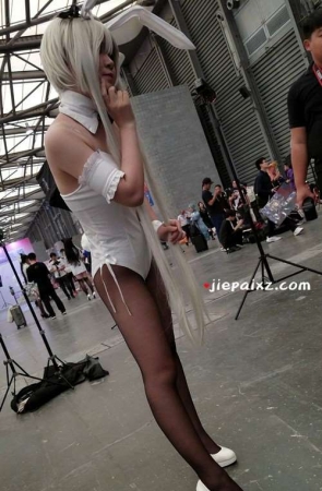 4K – cosplay的黑丝高叉妹子 [699 MB/mp4]