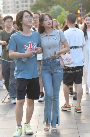 23630-16=60好身材，紧身牛仔裤女友 16P