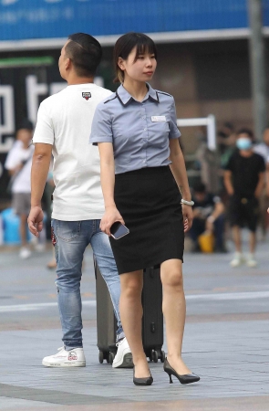 制服街拍高跟