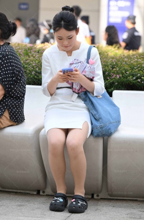 2569-34-53√肉丝礼仪小姐姐在休息 9P