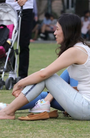 No833 青春女生掰着脚趾展露足底，你还好意思不看？ 第2套