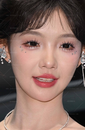 251124-17-84√纤细美腿-小面包