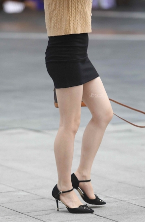 诱惑街拍高跟包臀裙qingshu