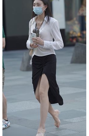 高挑的黑裙美女(149P)