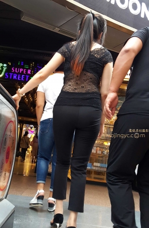 手机拍摄–商城里的黑裤妹子—-（14P）