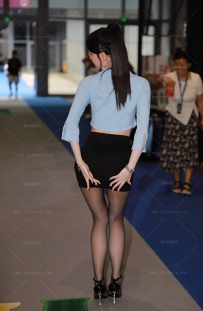 周幼琳车展现场+手机视频41秒 7P