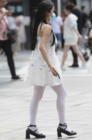 诱惑白丝妹子