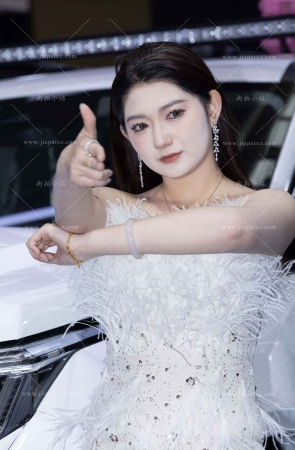 白裙车模 [18P]