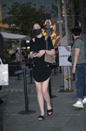 黑色裙白皙玉足小脚丫  [21P]