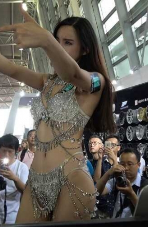 4K – 极品高挑美臀女DJ 【视频】 [10.6 GB/MP4]