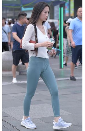 瑜伽紧身裤小美女(121P)