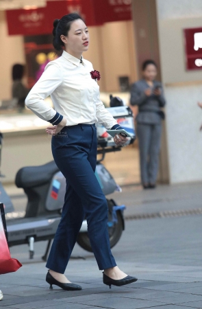 街拍高跟职业装
