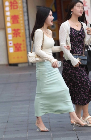 气质街拍少妇