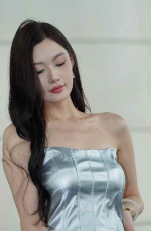 亮银抹胸短裙 [113P1V-1.80GB]