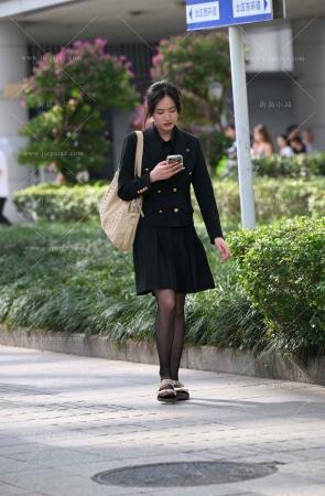 黑丝黑短裙小姐姐 [21P]