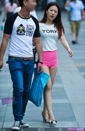 李欢原创——–红色龙卷风，破千军（50P）