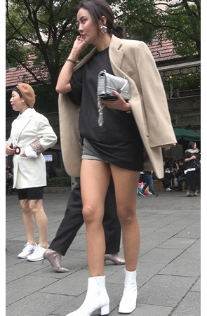 黑黑的气质妹子[1.84G/MP4]