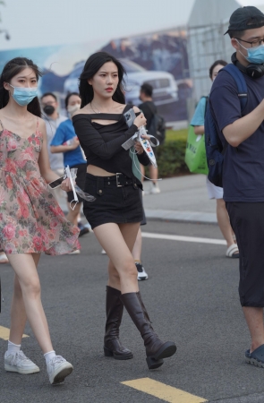 220827-73 高筒靴美腿